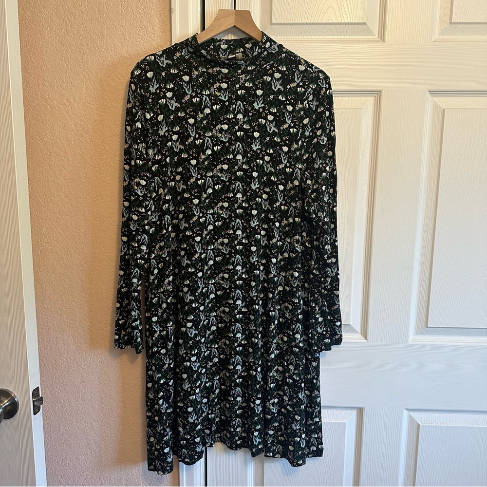 5 for $40. Bundle & Save! Loft long sleeve tent dress, Size L